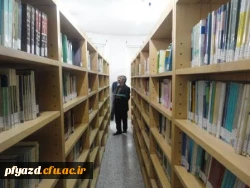 بازدید دکتر کیانی از کتابخانه پردیس