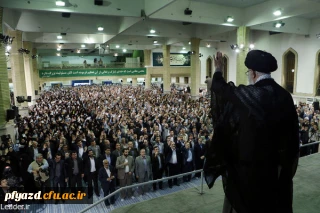 رهبر معظم انقلاب اسلامی در دیدار با هزاران نفر از معلمان سراسر کشور:
این دانشگاه فرهنگیان یا به تعبیر قدیمی دانشگاه تربیت معلم، با دانشگاه های معمولی فرق دارد، علاوه بر امتیازات دیگر دانشگاه ها، امتیاز تولید معلم، مخصوص این دانشگاه است، به این دانشگاه خیلی باید اهمیت داد.