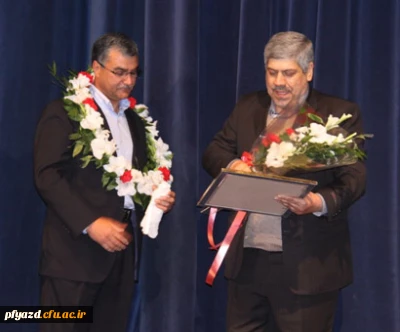 طرح ابتکاری پروفسور ایرانی برای تجلیل از معلم تأثیرگذار خود