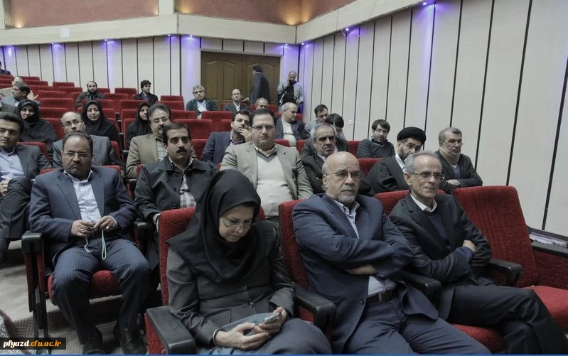 گزارش تصویری مراسم اختتامیه نمایشگاه فن بازار در دانشگاه یزد 12