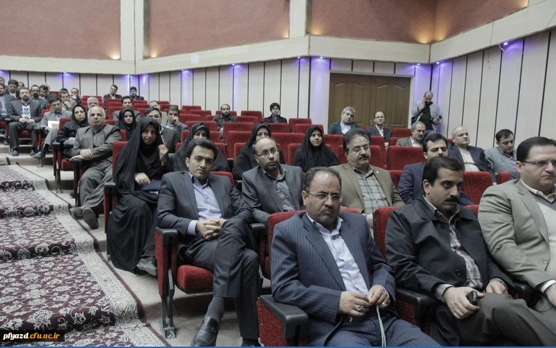 گزارش تصویری مراسم اختتامیه نمایشگاه فن بازار در دانشگاه یزد 13