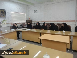 برگزاری آخرین جلسه همکاران اداری  سال 93  7