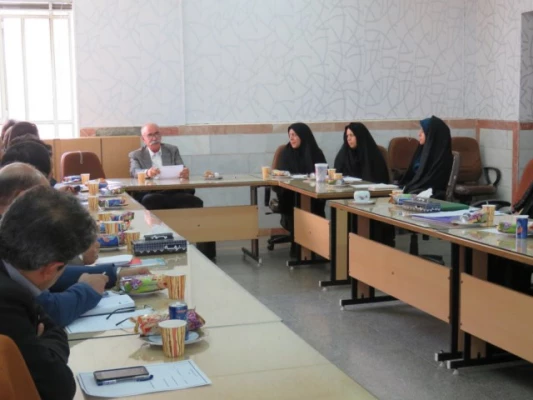 جلسه ی رئیس محترم پردیس با اساتید دانشگاه  9