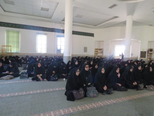 سخنرانی آیت الله ناصری  نماینده ولی فقیه در بین دانشجویان 7