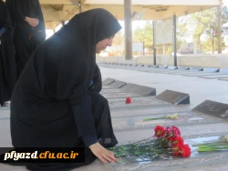 به مناسبت ایام الله دهه فجر برگزار شد: بازدید مسئولان و دانشجومعلمان پردیس از گلزار شهدا 9