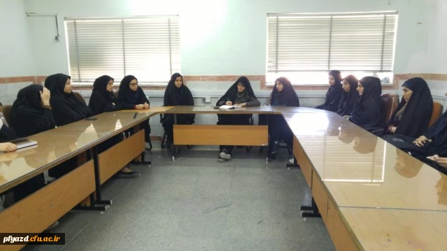 مصادف با ولادت حضرت زینب (س) جلسه کانون مهدویت برگزار شد. 2