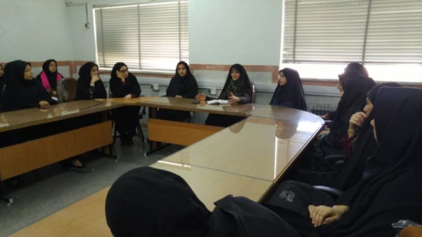 مصادف با ولادت حضرت زینب (س) جلسه کانون مهدویت برگزار شد. 3