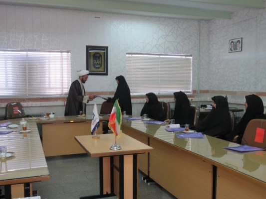 نشست بانوان پردیس به مناسبت ولادت حضرت زهرا (س) و بزرگداشت مقام زن  2