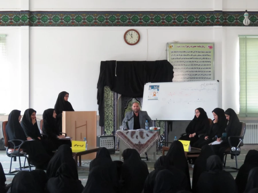 برگزاری کرسی آزاد اندیشی به همت بسیج دانشجویی پردیس فاطمة الزهرا(س) 3