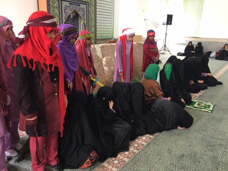 اجرای تعزیه توسط دانش آموزان دبستان شاهد شهید قائدی 6