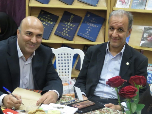 به مناسبت هفته پژوهش و فناوری برگزار گردید:
افتتاح غرفه دستاوردهای پژوهشی در دانشگاه یزد 10