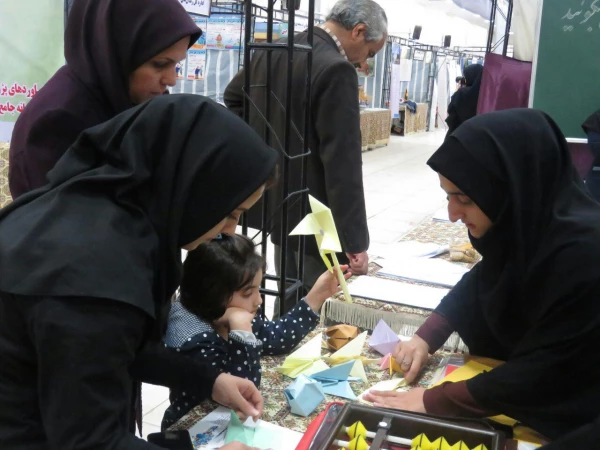 به مناسبت هفته پژوهش و فناوری برگزار گردید:
افتتاح غرفه دستاوردهای پژوهشی در دانشگاه یزد 11