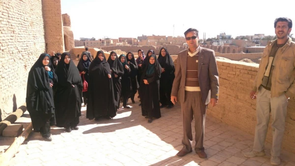 بازدید کارکنان پردیس از اماکن تاریخی ،تفریحی و زیارتی میبد 5