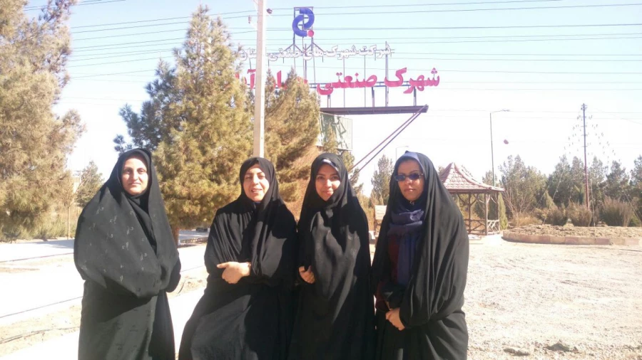 بازدید کارکنان پردیس از اماکن تاریخی ،تفریحی و زیارتی میبد 9