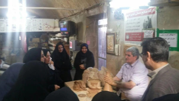 بازدید کارکنان پردیس از اماکن تاریخی ،تفریحی و زیارتی میبد 11