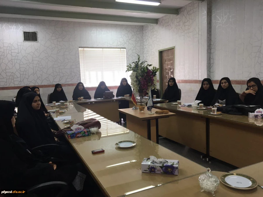 برگزاری جلسه هماهنگی دبیران کانونها و انجمن ها با مسئولین پردیس 4