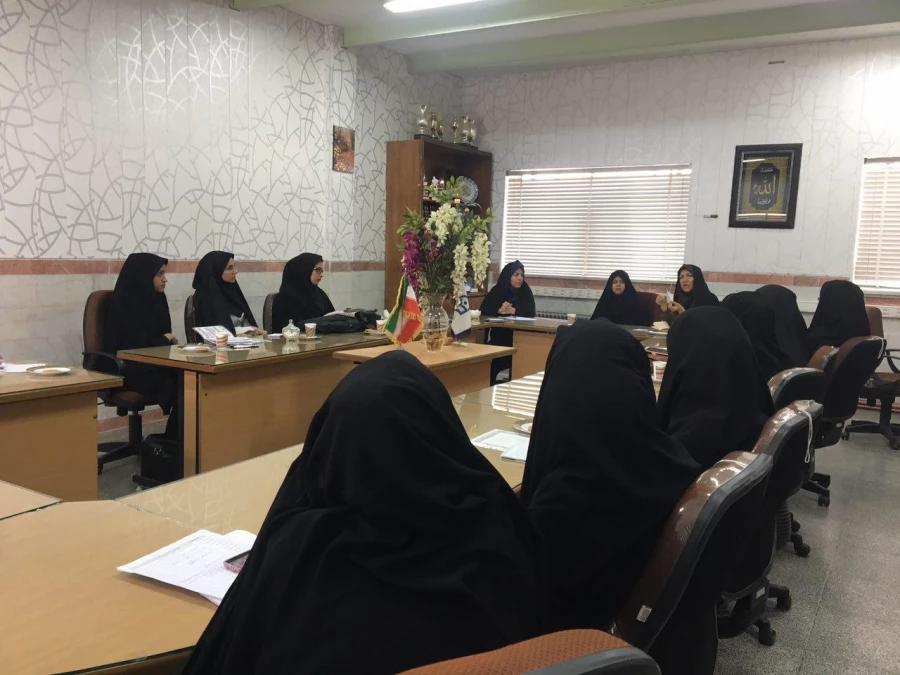 برگزاری جلسه هماهنگی دبیران کانونها و انجمن ها با مسئولین پردیس 5