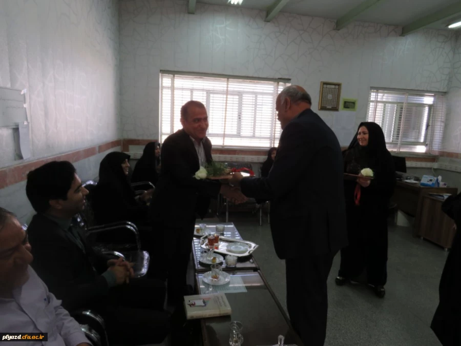 مراسم تجلیل و قدردانی از استادان به مناسبت روز معلم 3