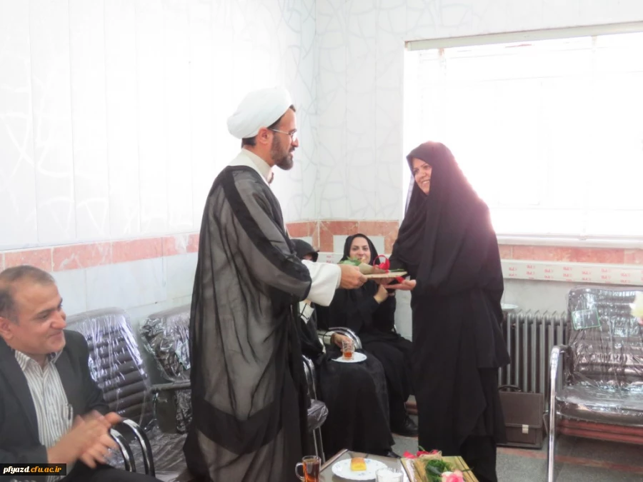 مراسم تجلیل و قدردانی از استادان به مناسبت روز معلم 10