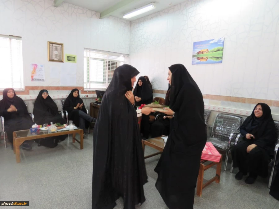 مراسم تجلیل و قدردانی از استادان به مناسبت روز معلم 12