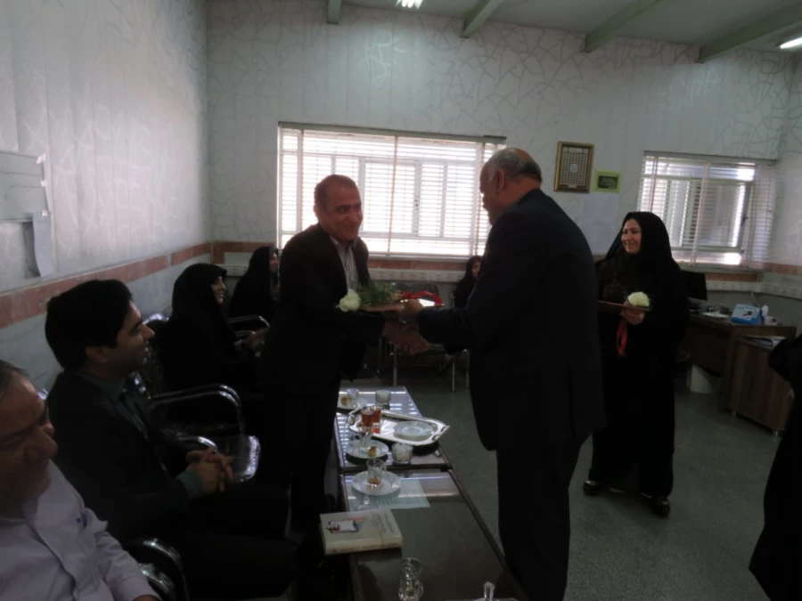 مراسم تجلیل و قدردانی از استادان به مناسبت روز معلم 7