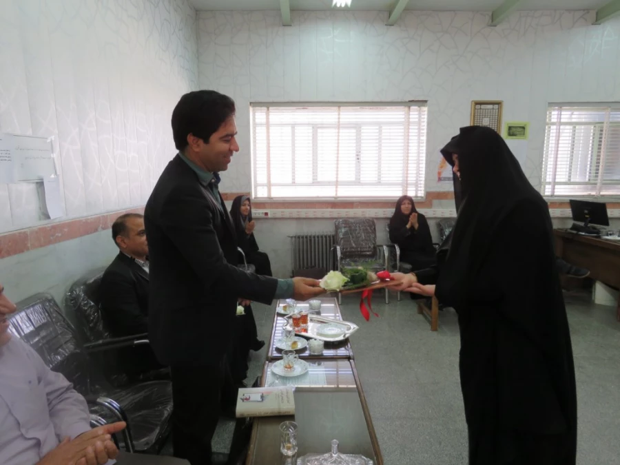 مراسم تجلیل و قدردانی از استادان به مناسبت روز معلم 8