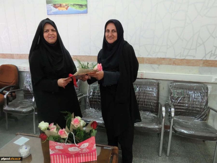 مراسم تجلیل و قدردانی از استادان به مناسبت روز معلم 25