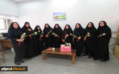 مراسم تجلیل و قدردانی از استادان به مناسبت روز معلم