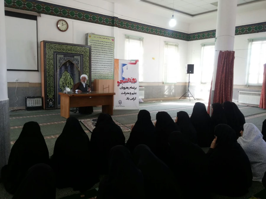 حضور آیت الله ناصری نماینده ولی فقیه و امام جمعه  محترم یزد در پردیس 4