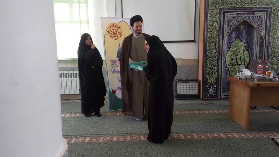 حضور آیت الله ناصری نماینده ولی فقیه و امام جمعه  محترم یزد در پردیس 6