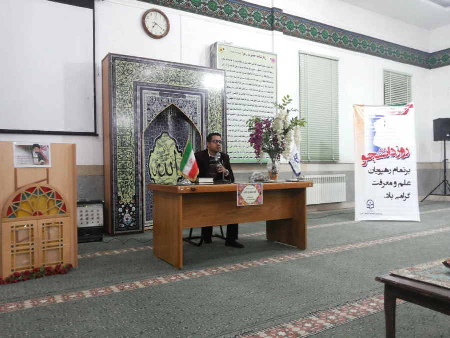 گزارش تصویری  برگزاری شب شعر به همت کانون شعر وادب 10