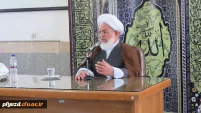 حضور آیت الله ناصری نماینده ولی فقیه و امام جمعه  محترم یزد در پردیس فاطمه الزهرا (س)
دانش آموزان را به صفا ، صمیمیت وعشق به خدا دعوت کنید : رسالت معلم همین است.