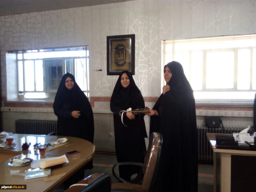 تقدیر از همکاران
به نام خدای حسابگر ، حسابرس و حسابدار زمین و آسمان و هر آنچه در اوست ،
هم او که افتتاحیه و اختتامیه تمام حساب ها و کتاب ها ست.
ترازش همیشه موزون است و موجودی هایش همواره در فزون
 2