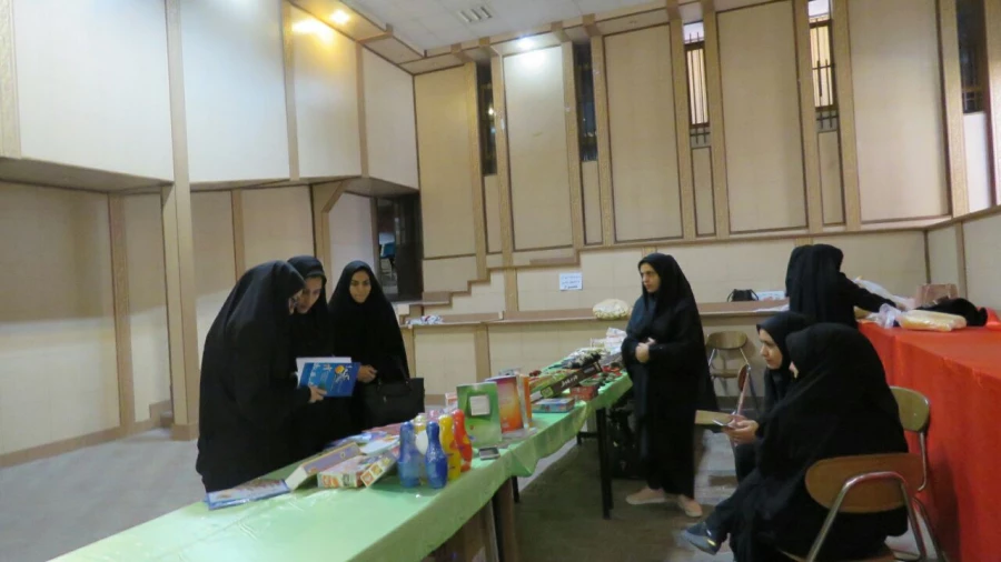 برپایی بازارچه خیریه 8