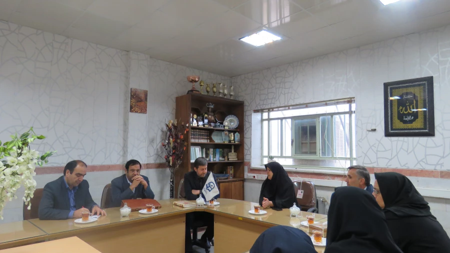 حضور شهردار محترم  واعضای شورای شهر یزد در پردیس 9