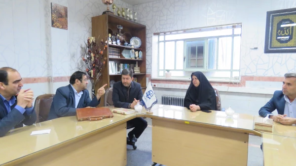 حضور شهردار محترم  واعضای شورای شهر یزد در پردیس 10