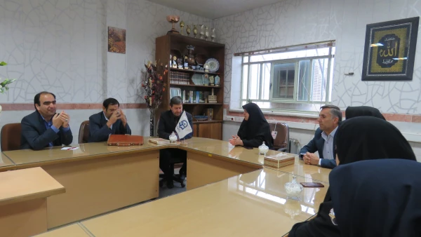 حضور شهردار محترم  واعضای شورای شهر یزد در پردیس 11