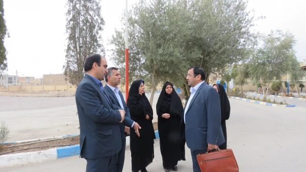 حضور شهردار محترم  واعضای شورای شهر یزد در پردیس 12