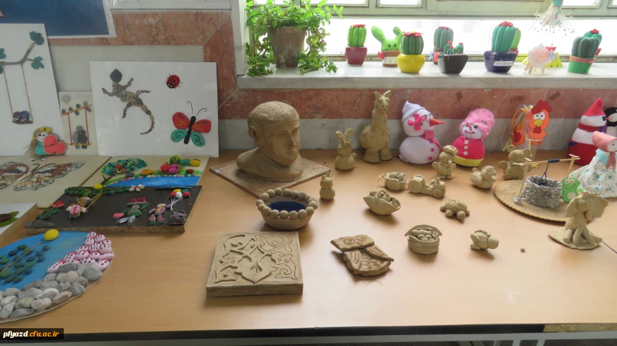 برپایی نمایشگاه کارهای دستی دانشجویان 3