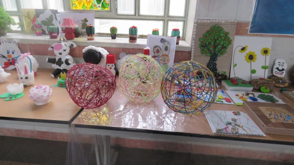 برپایی نمایشگاه کارهای دستی دانشجویان 5