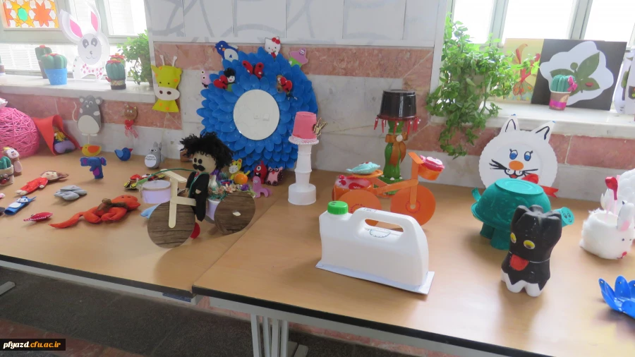 برپایی نمایشگاه کارهای دستی دانشجویان 7