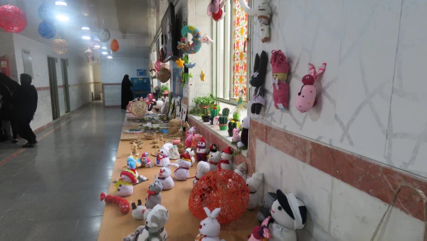 برپایی نمایشگاه کارهای دستی دانشجویان 15