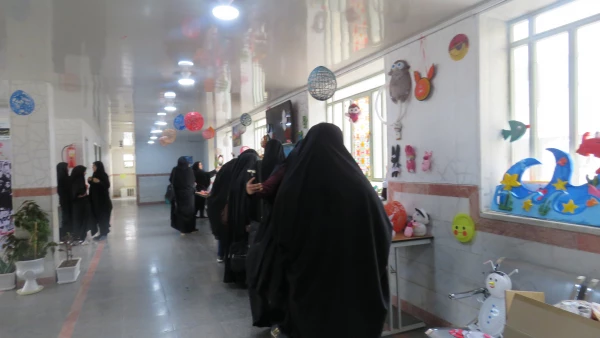 برپایی نمایشگاه کارهای دستی دانشجویان 16