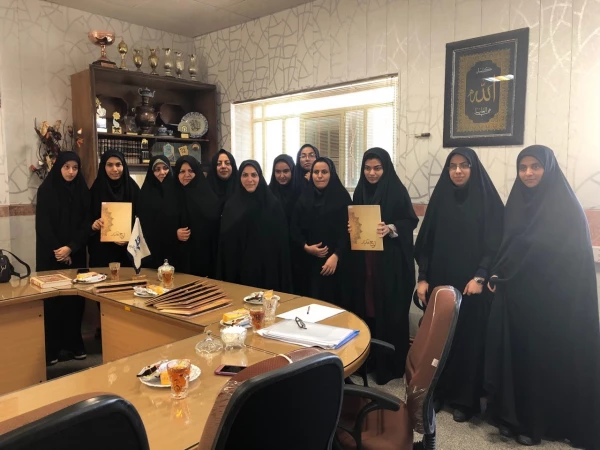 برگزاری جلسه با  حضور مسئولین پردیس و  دانشجویان شاهد وایثارگر وتجلیل از رتبه های علمی برتر
 14