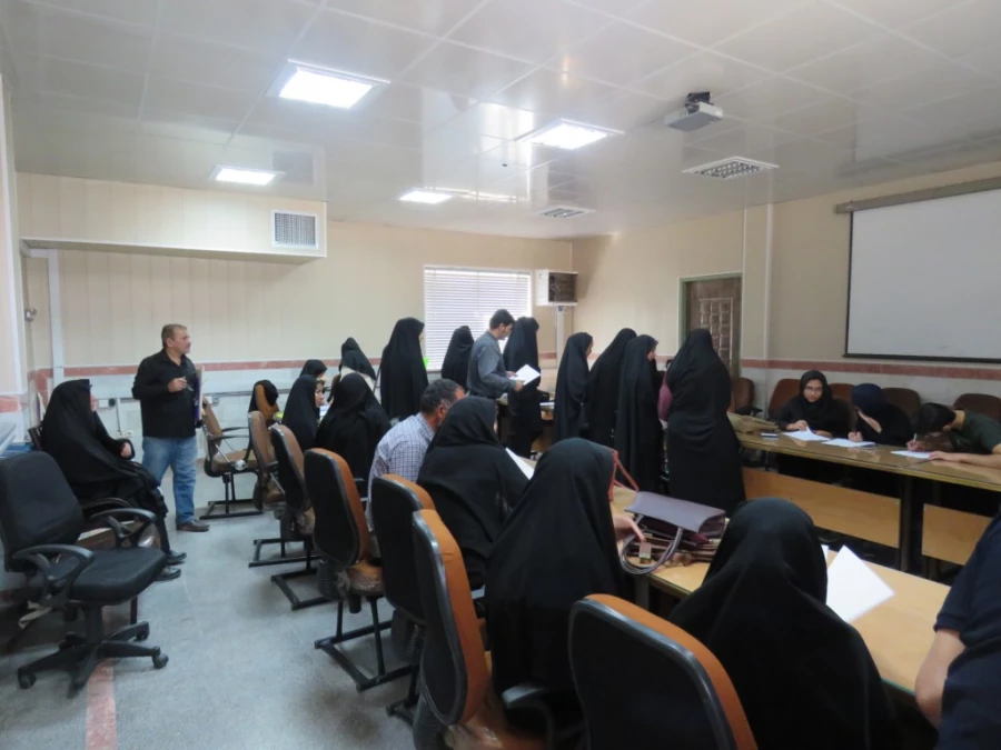 گزارش تصویری از روند پذیرش و ثبت نام دانشجویان جدیدالورود 12