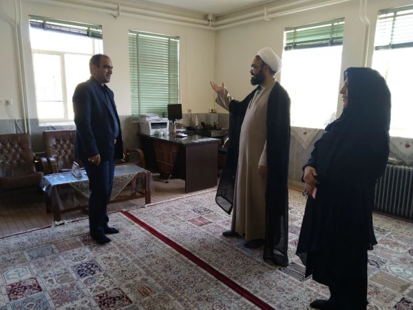 بازدیدمسئول دفتر نهاد نمایندگی مقام معظم رهبری از پردیس  9