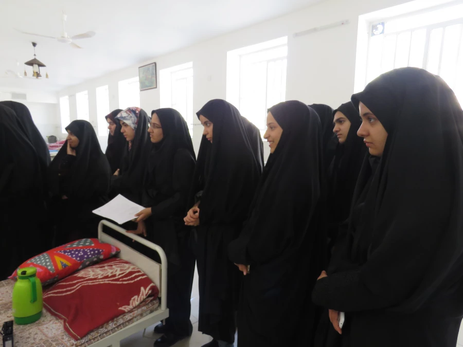 بازدید دانشجویان پردیس فاطمه الزهرا از خانه سالمندان 3