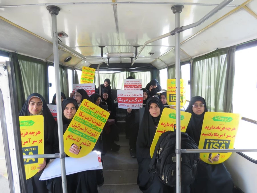 حضورپرشور و آگاه در راهپیمایی بزرگ 13 ابان  8