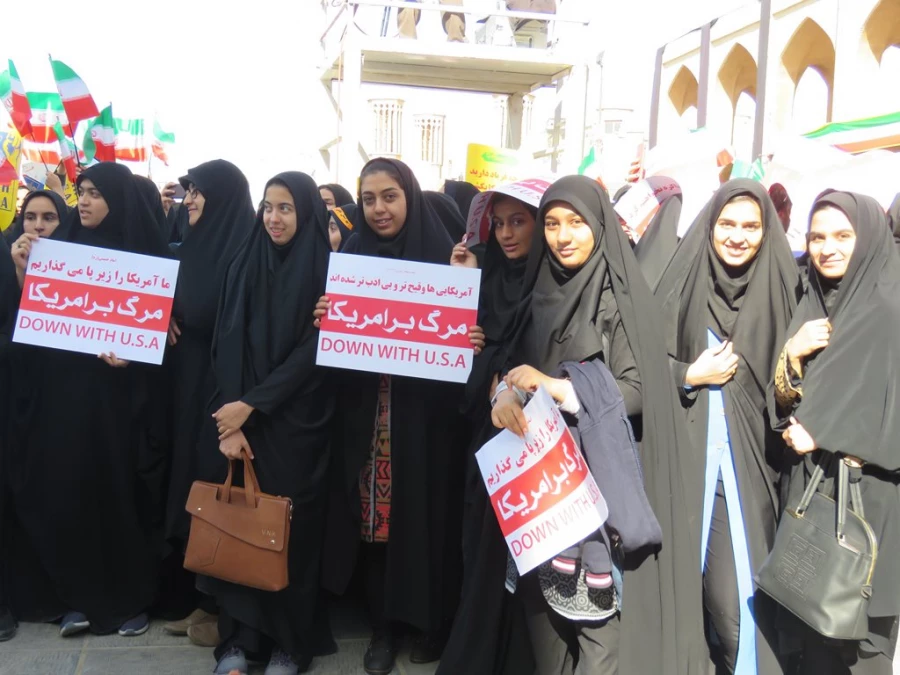 حضورپرشور و آگاه در راهپیمایی بزرگ 13 ابان  12