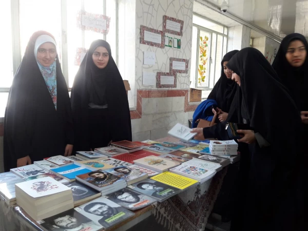 برپایی نمایشگاه کتاب 3